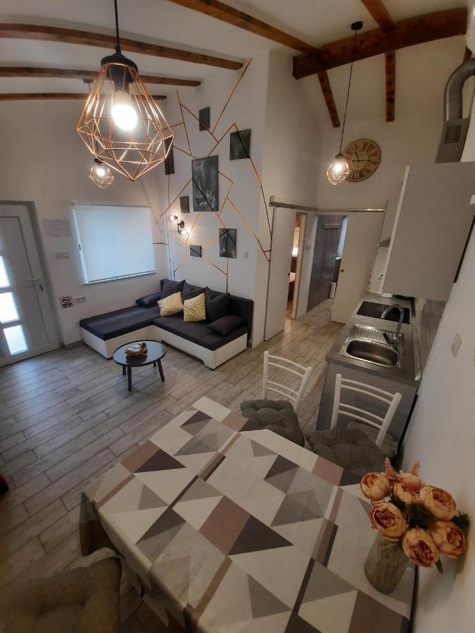 Apartments Novum ノヴィ・ヴィノドロスキー エクステリア 写真